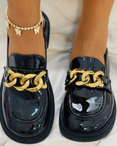 Round Toe Chain Decor Slip On Loafers